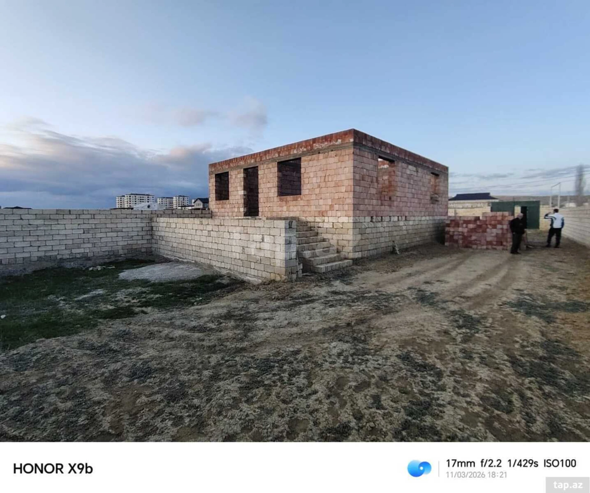 Satılır 4 otaqlı həyət evi