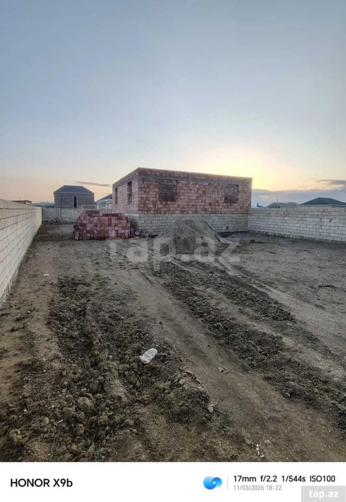 Satılır 4 otaqlı həyət evi