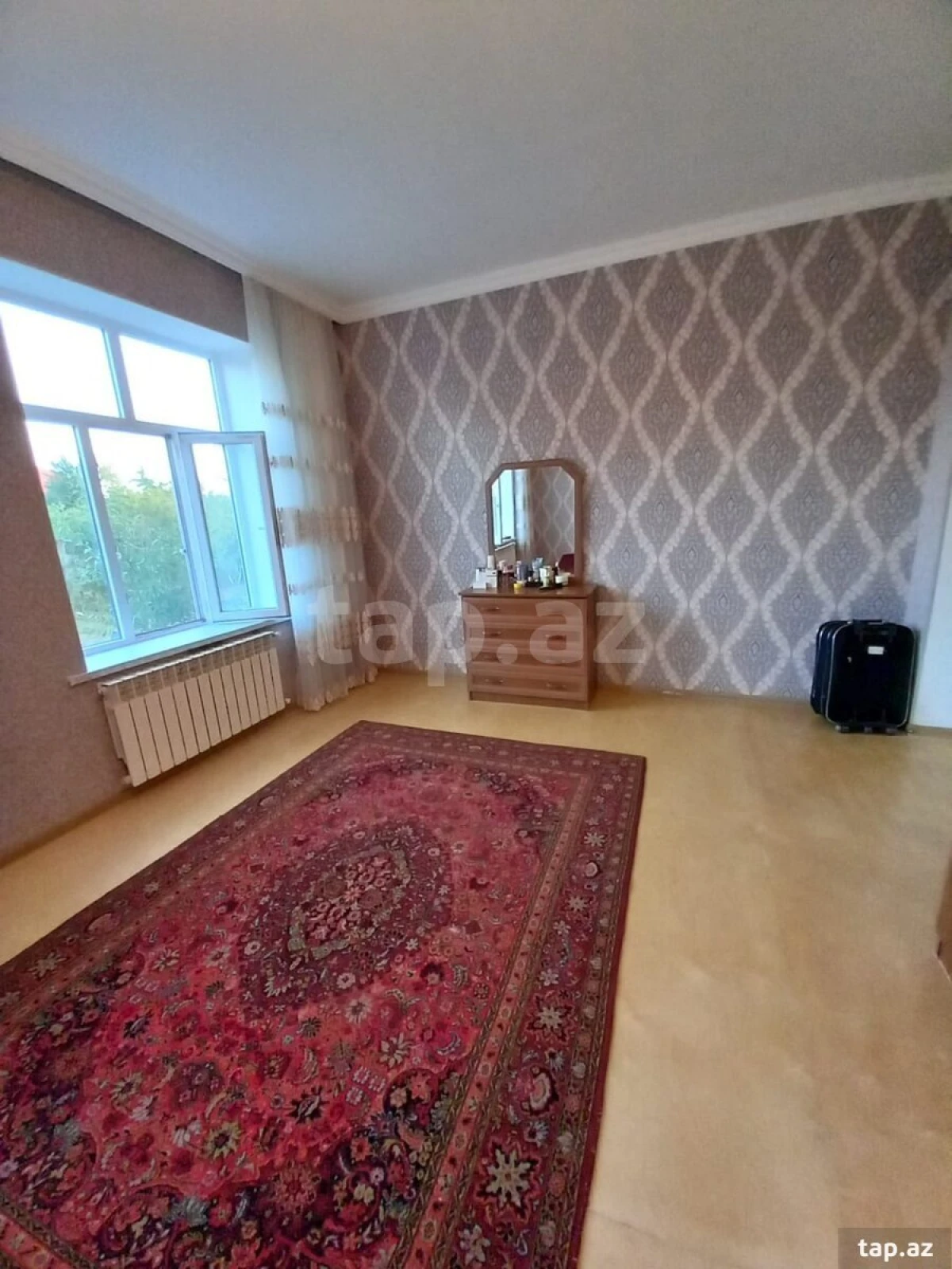 Satılır 4 otaqlı həyət evi