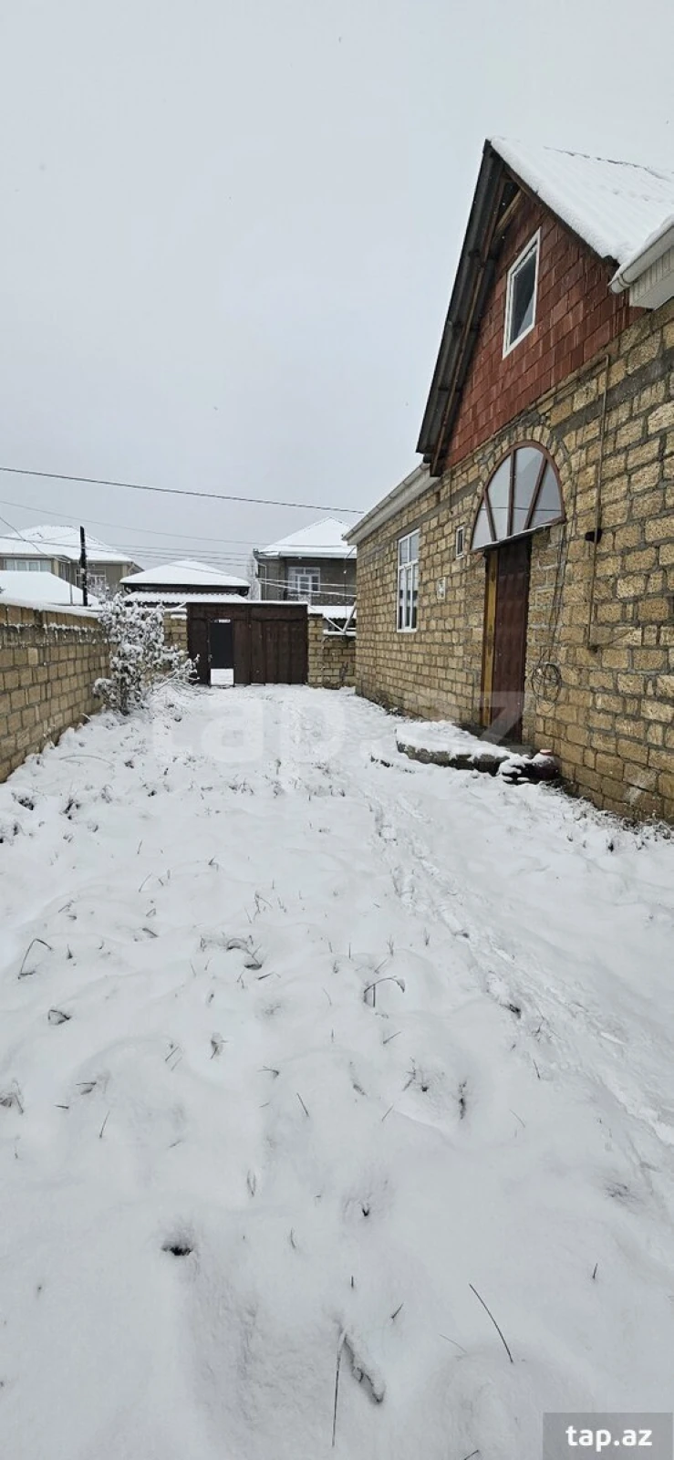 Satılır 4 otaqlı həyət evi