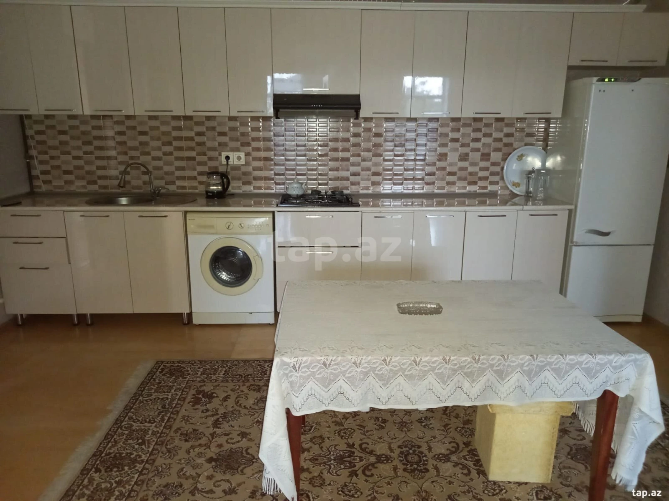 Satılır 4 otaqlı həyət evi