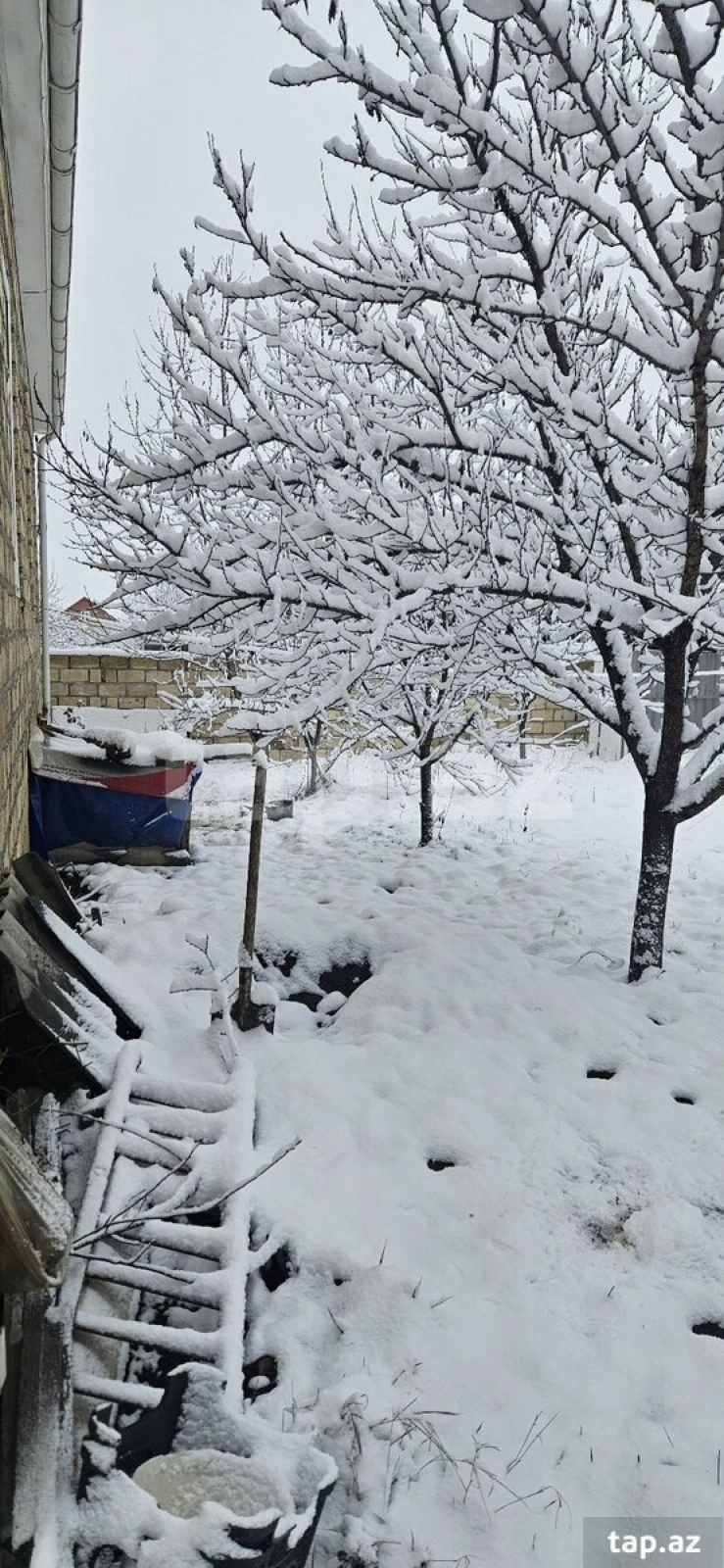 Satılır 4 otaqlı həyət evi