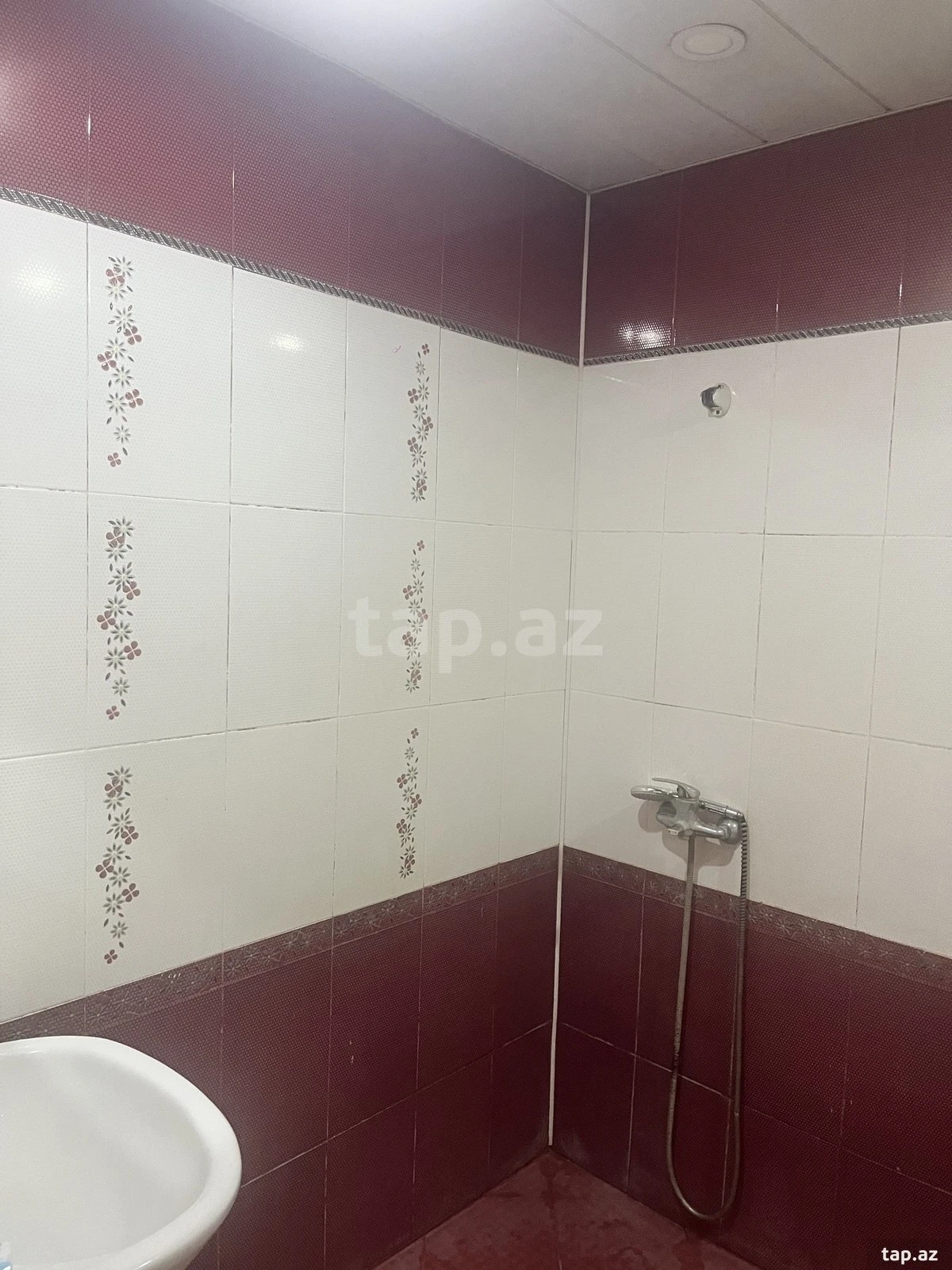 Kirayə verilir 2 otaqlı yeni tikili 90 m²