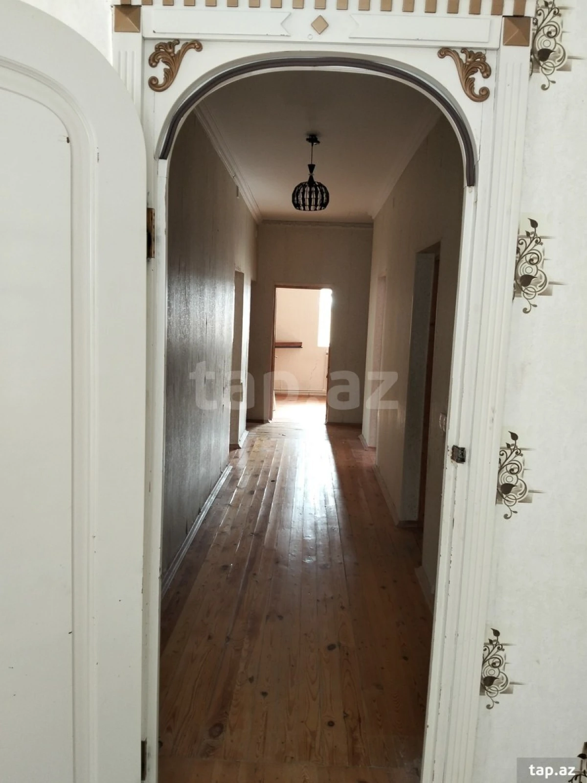 Satılır 6 otaqlı həyət evi