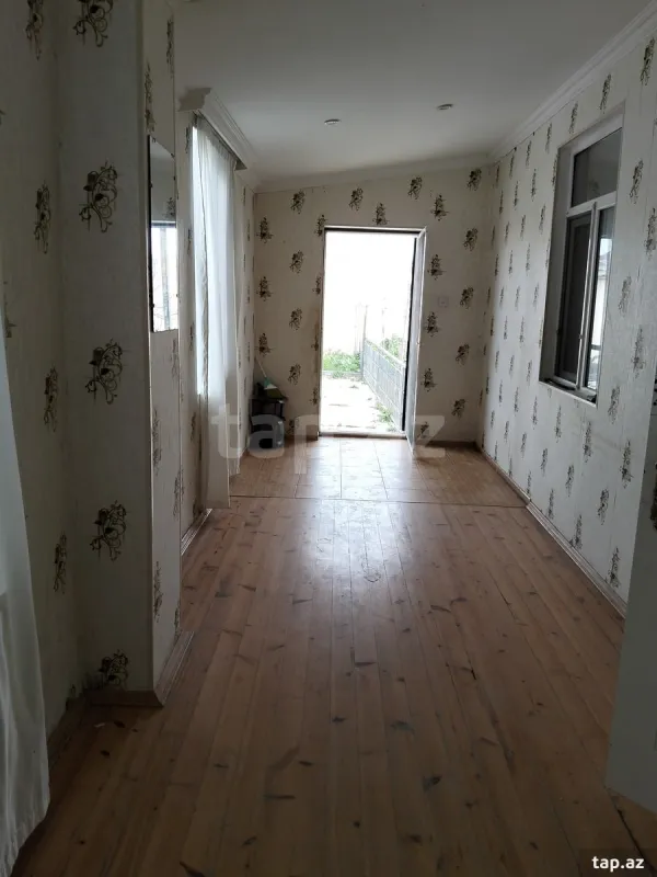 Satılır 6 otaqlı həyət evi