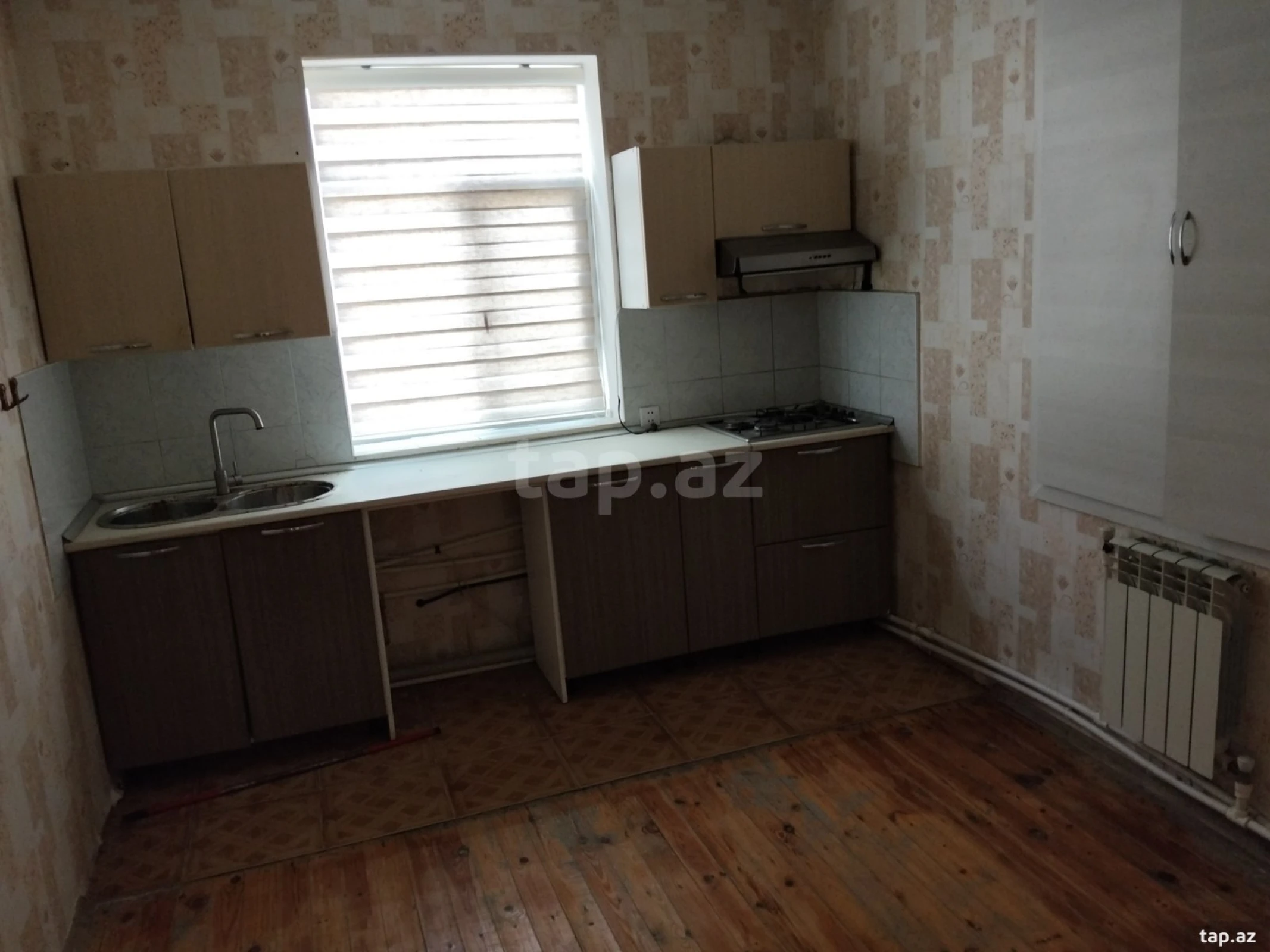 Satılır 6 otaqlı həyət evi