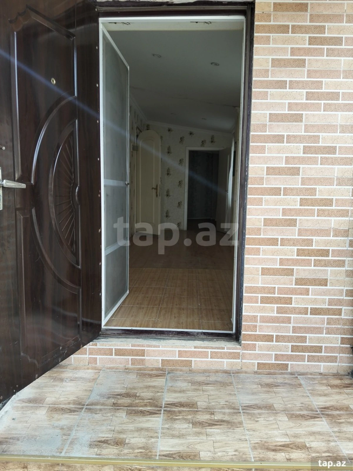 Satılır 6 otaqlı həyət evi