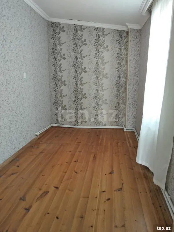 Satılır 6 otaqlı həyət evi