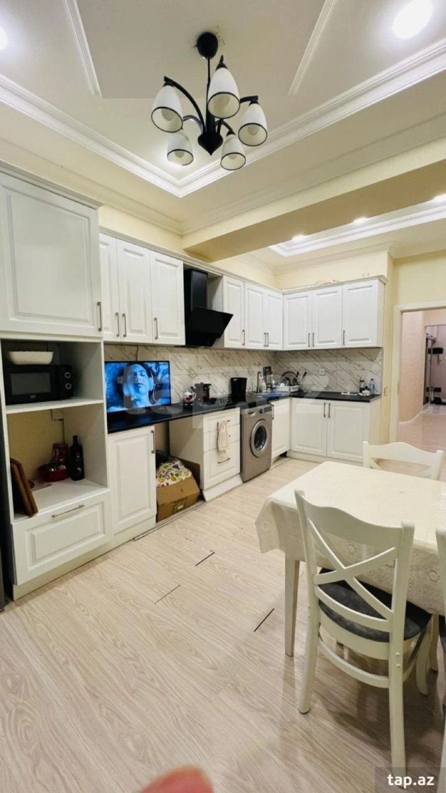 Kirayə verilir 3 otaqlı yeni tikili 130 m²