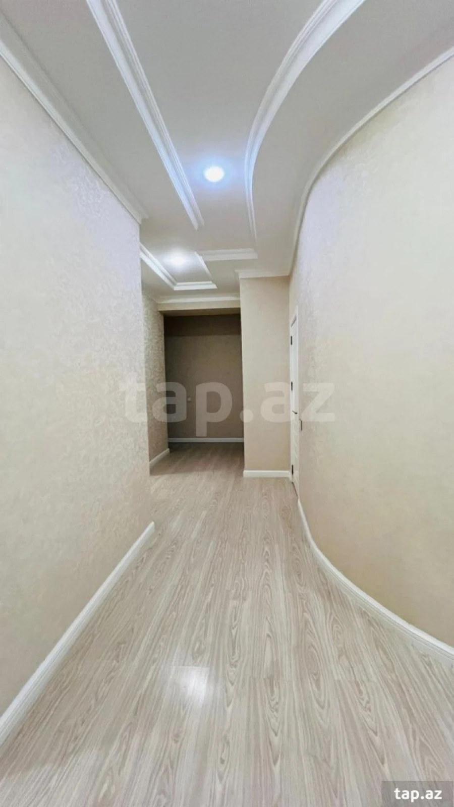 Kirayə verilir 3 otaqlı yeni tikili 130 m²