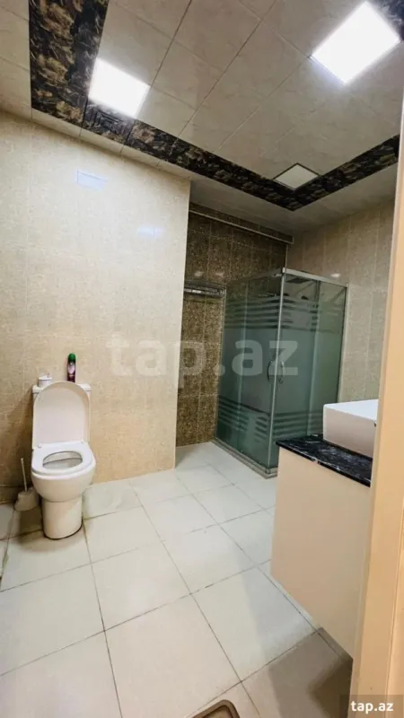 Kirayə verilir 3 otaqlı yeni tikili 130 m²