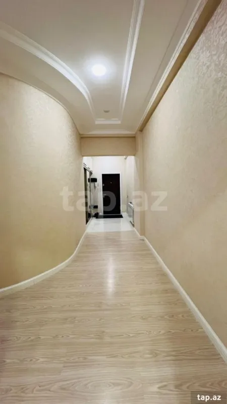 Kirayə verilir 3 otaqlı yeni tikili 130 m²