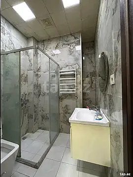 Kirayə verilir 2 otaqlı yeni tikili 100 m²