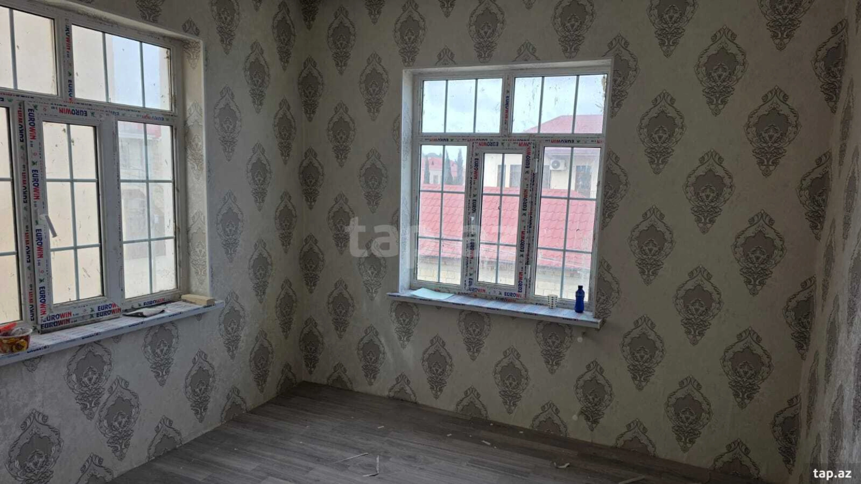 Satılır 4 otaqlı həyət evi