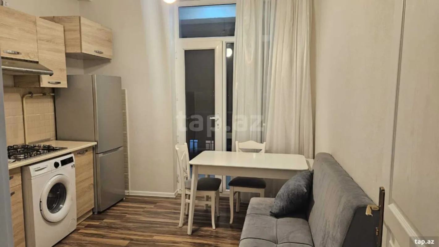 Kirayə verilir 3 otaqlı yeni tikili 75 m²