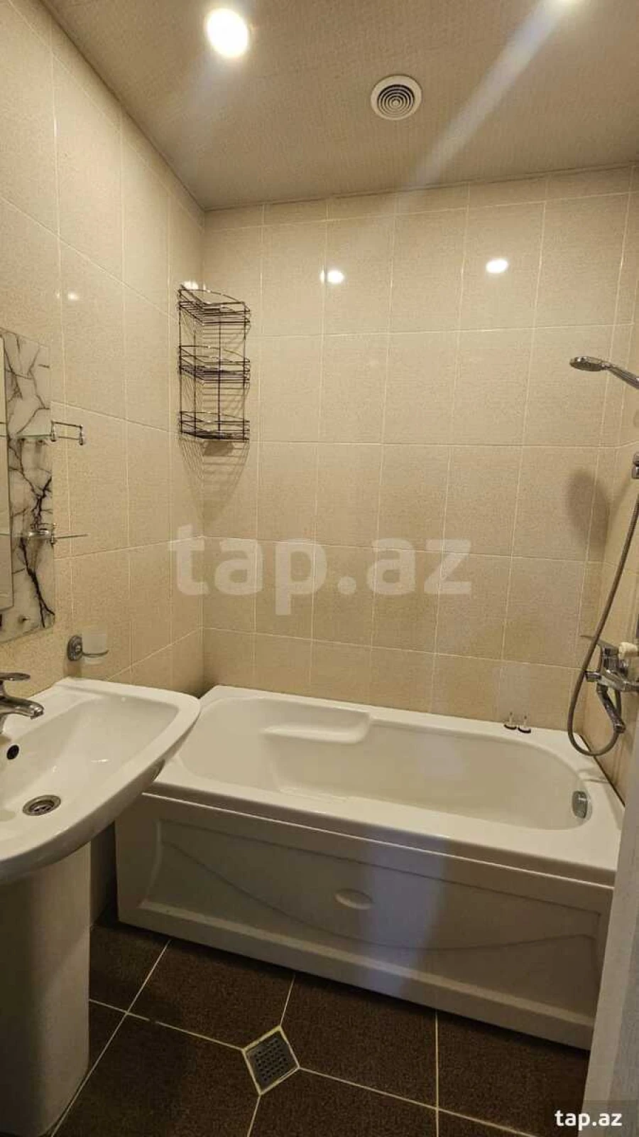 Kirayə verilir 3 otaqlı yeni tikili 75 m²