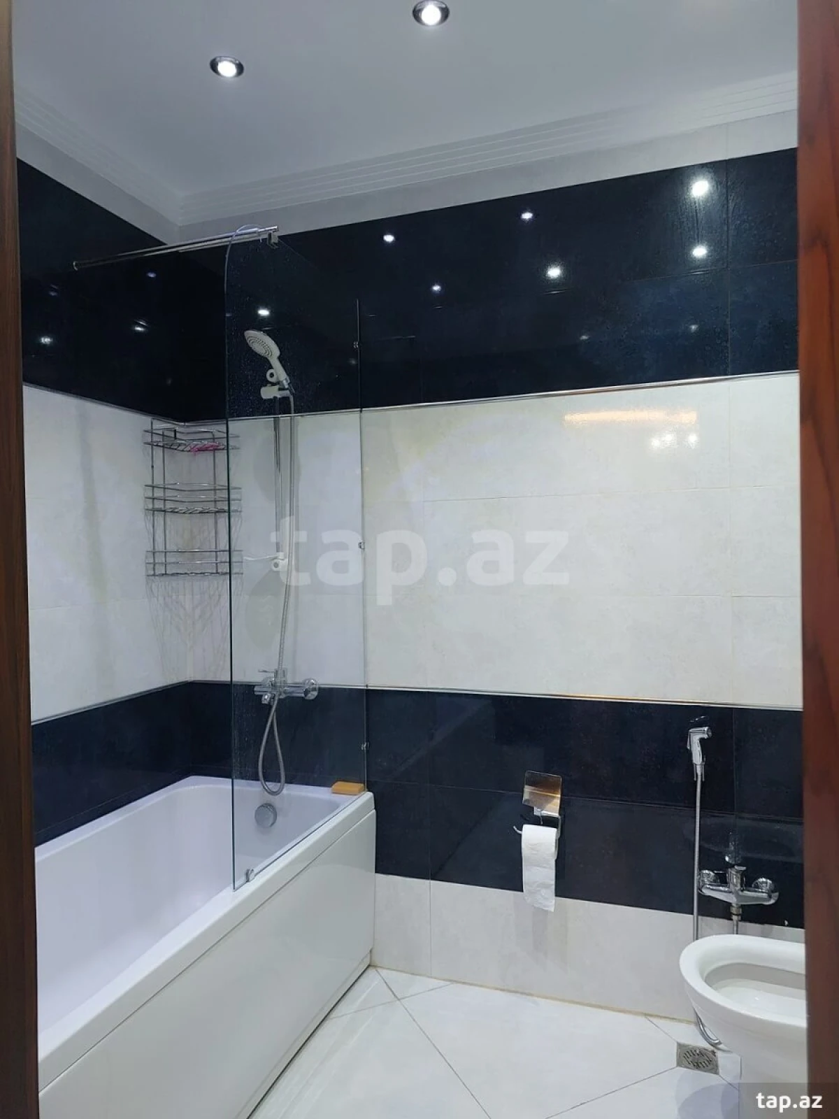 Kirayə verilir 2 otaqlı yeni tikili 113 m²