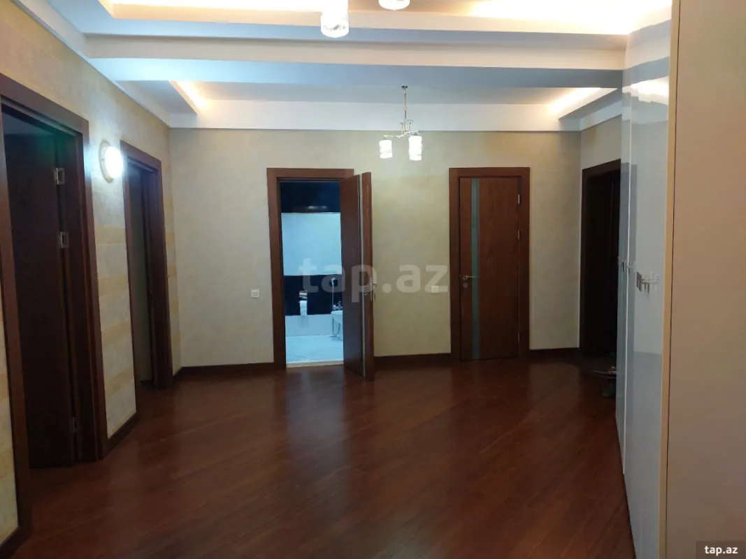 Kirayə verilir 2 otaqlı yeni tikili 113 m²