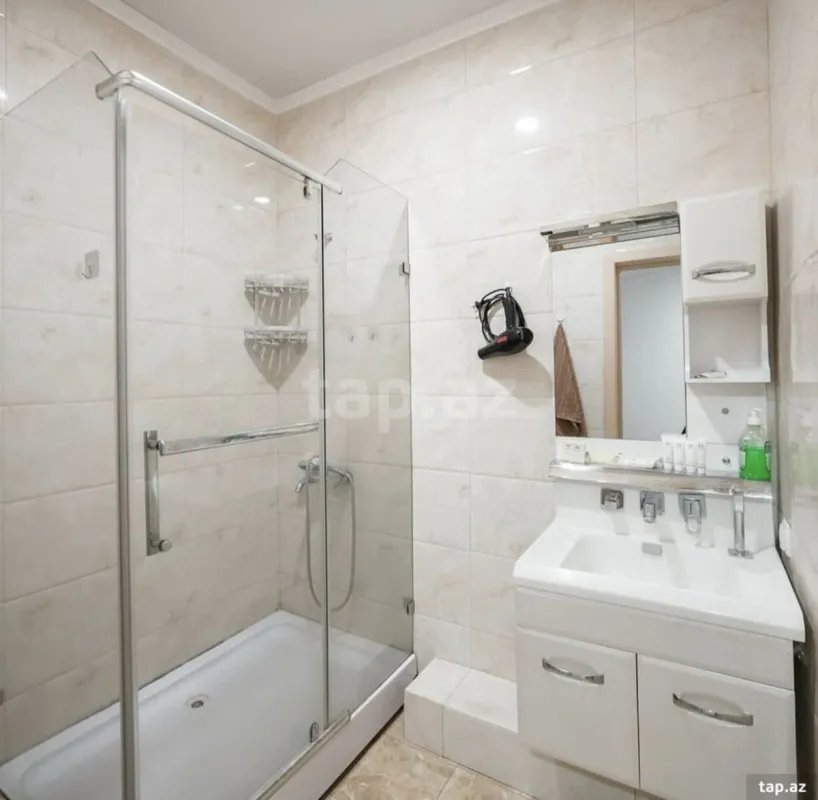 Kirayə verilir 2 otaqlı yeni tikili 82 m²