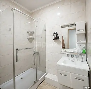 Kirayə verilir 2 otaqlı yeni tikili 82 m²