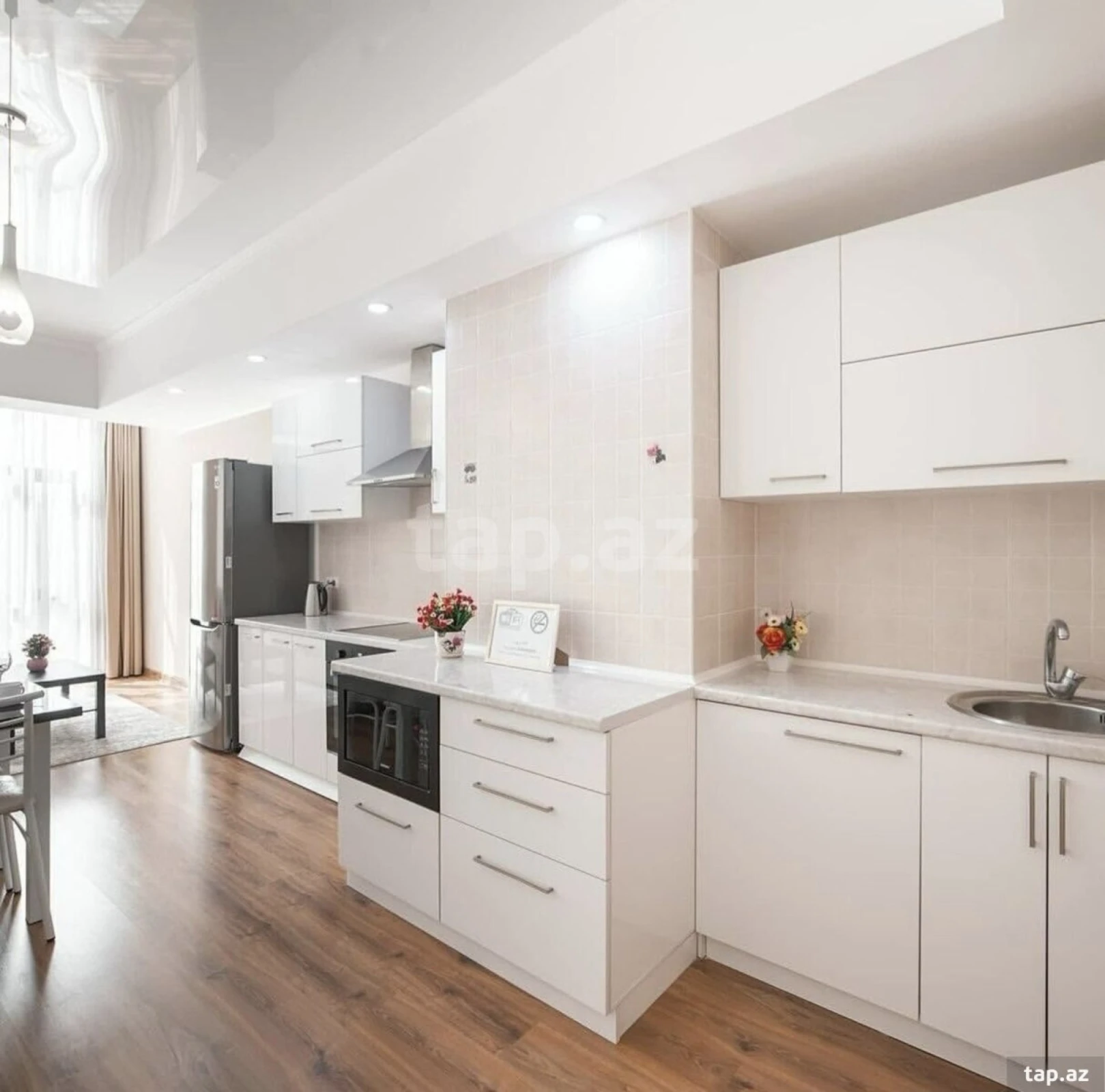 Kirayə verilir 2 otaqlı yeni tikili 82 m²