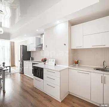 Kirayə verilir 2 otaqlı yeni tikili 82 m²