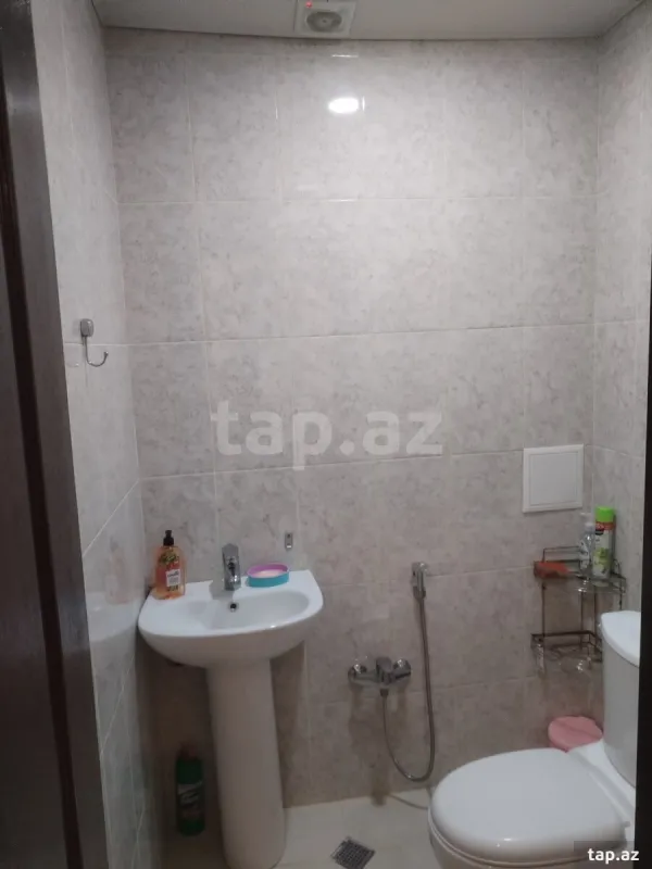 Satılır 3 otaqlı yeni tikili 80 m²