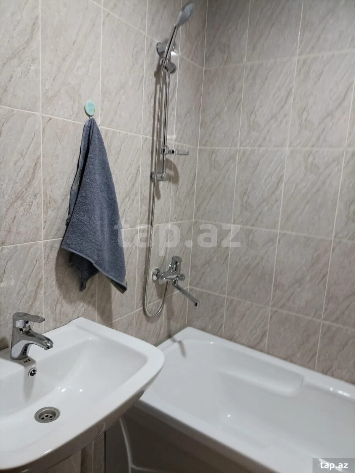 Satılır 3 otaqlı yeni tikili 80 m²