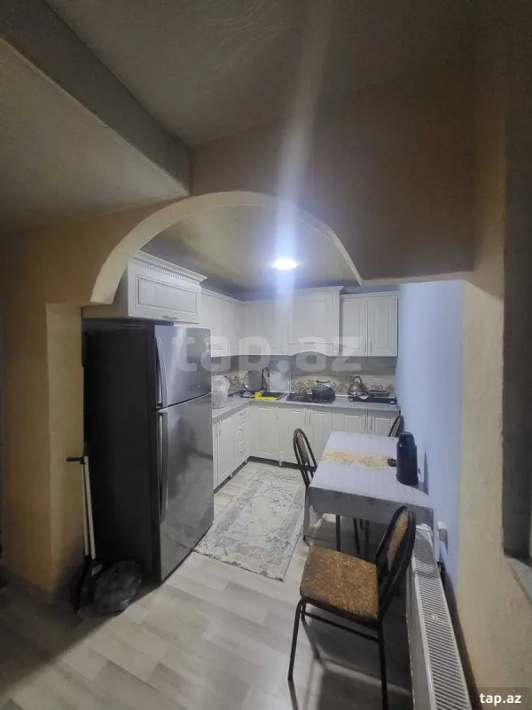 Satılır 4 otaqlı həyət evi