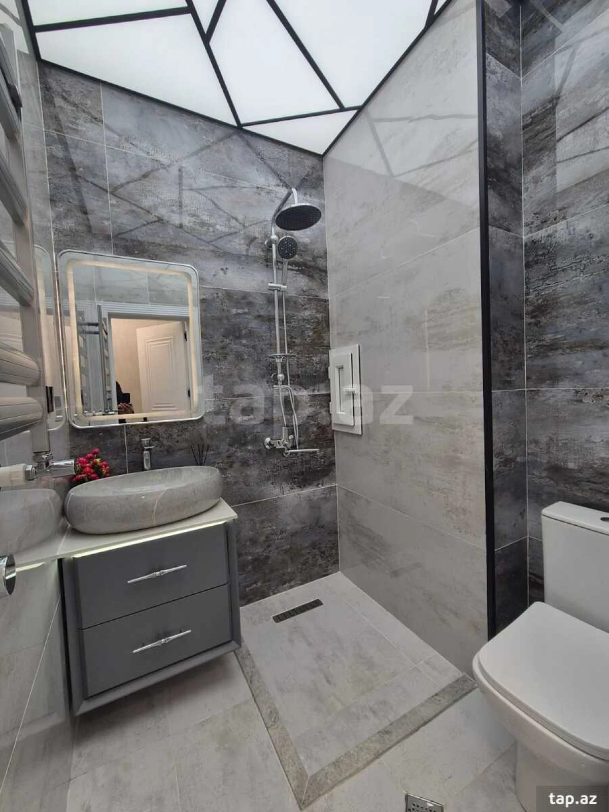 Satılır 2 otaqlı yeni tikili 50 m²