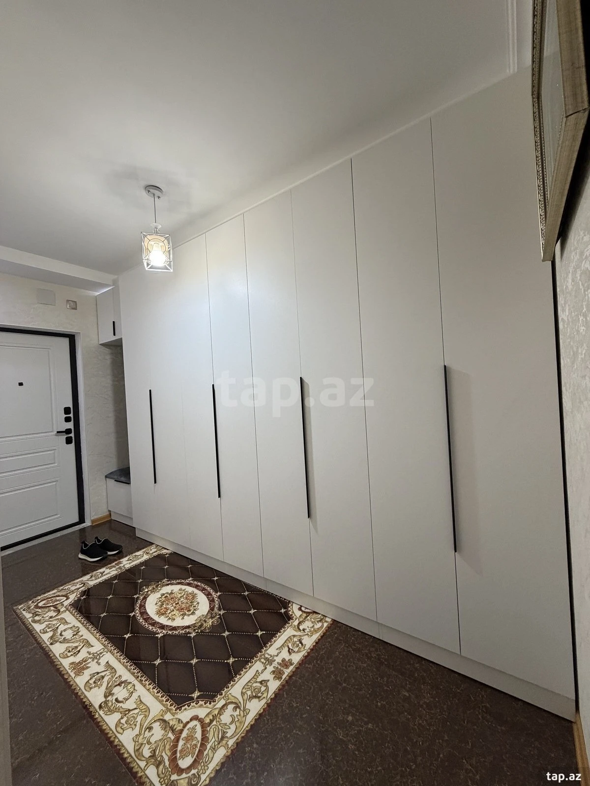 Satılır 2 otaqlı yeni tikili 82 m²