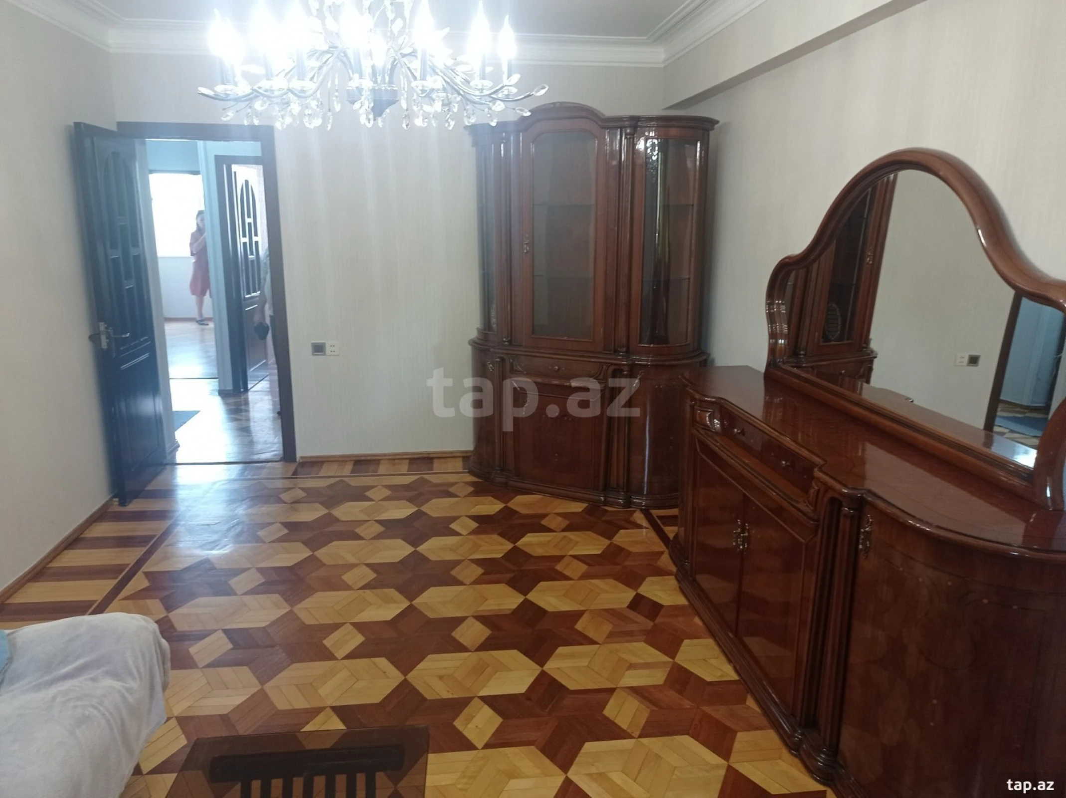 Kirayə verilir 2 otaqlı mənzil 75 m²