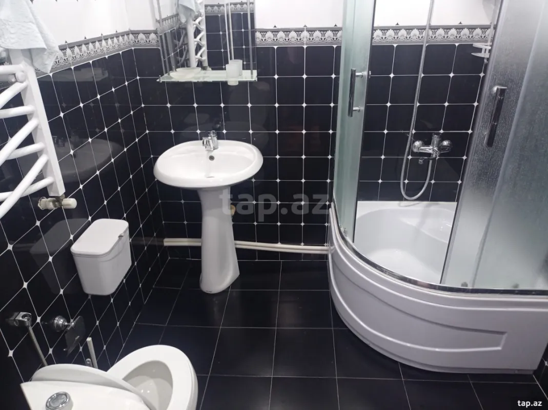 Kirayə verilir 2 otaqlı mənzil 75 m²