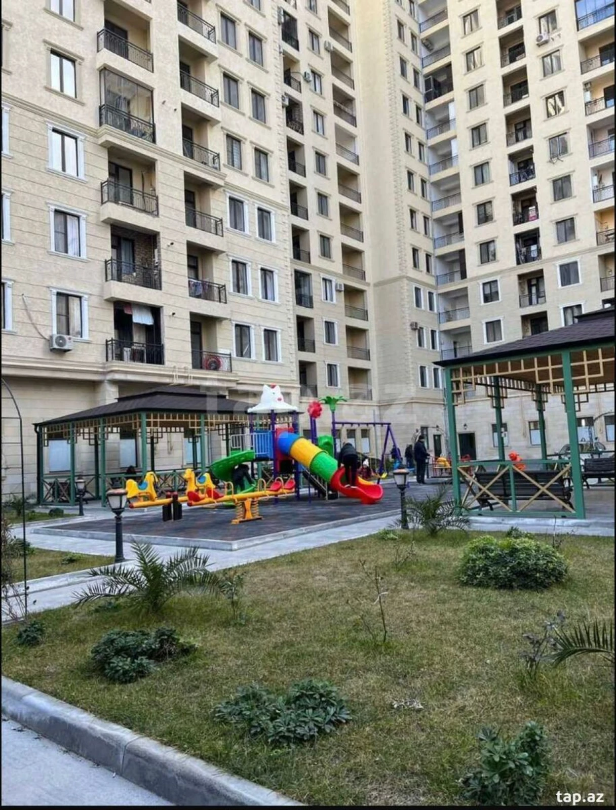 Kirayə verilir 2 otaqlı yeni tikili 80 m²