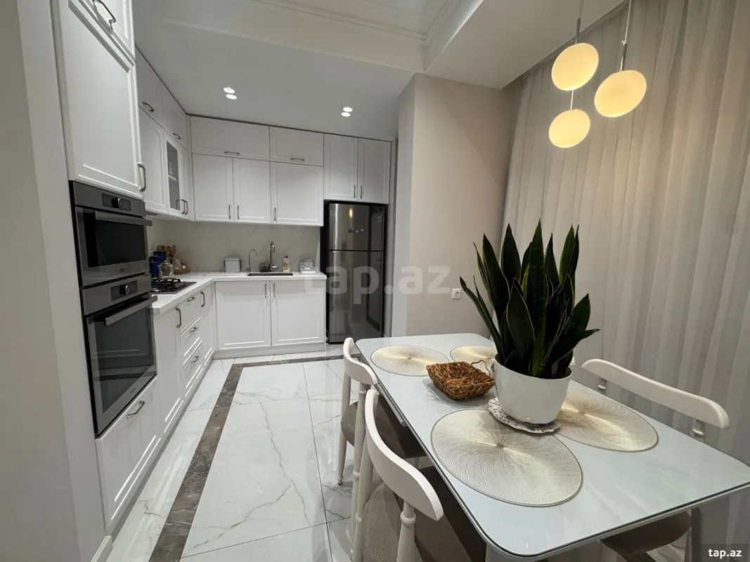 Kirayə verilir 2 otaqlı yeni tikili 80 m²