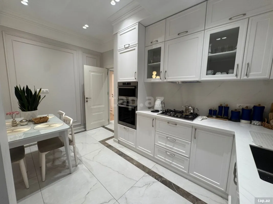 Kirayə verilir 2 otaqlı yeni tikili 80 m²