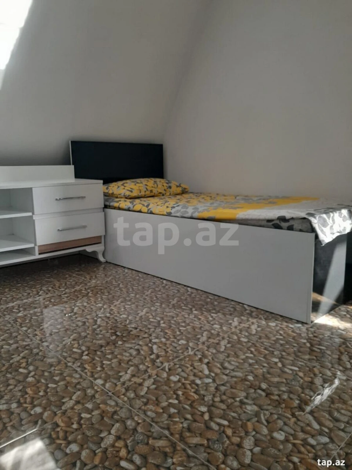 Kirayə verilir 3 otaqlı həyət evi