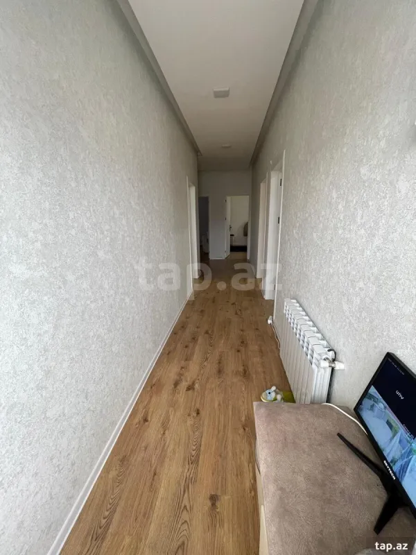 Satılır 8 otaqlı həyət evi