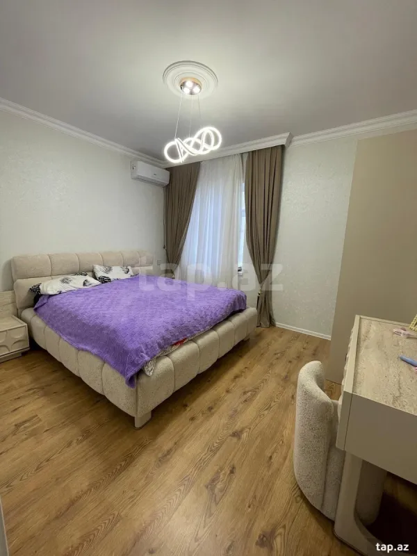 Satılır 8 otaqlı həyət evi