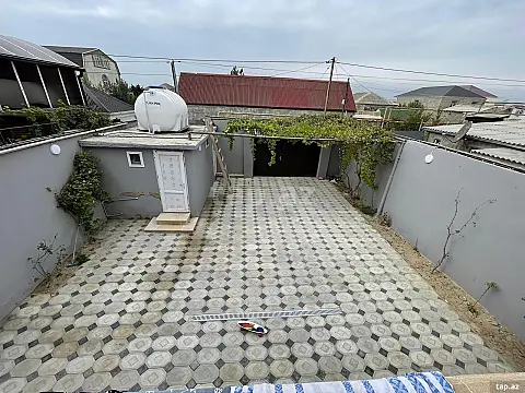 Satılır 8 otaqlı həyət evi
