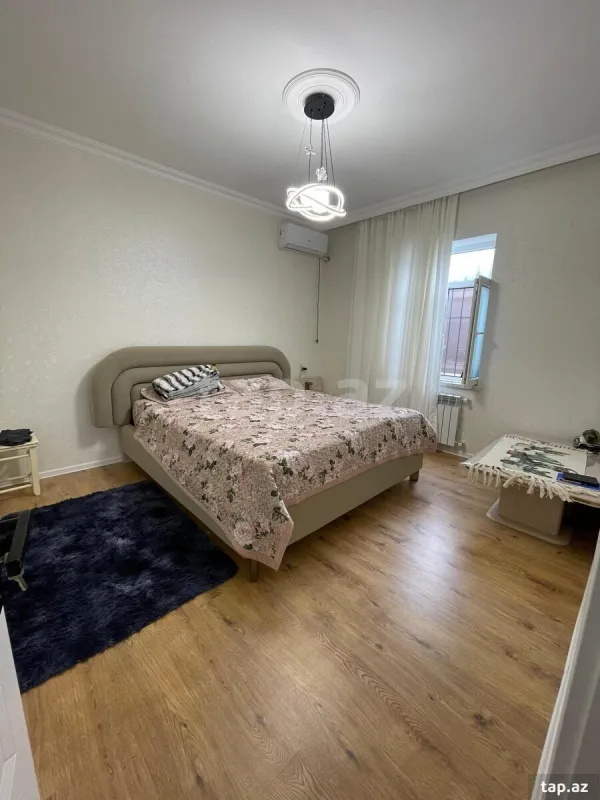 Satılır 8 otaqlı həyət evi