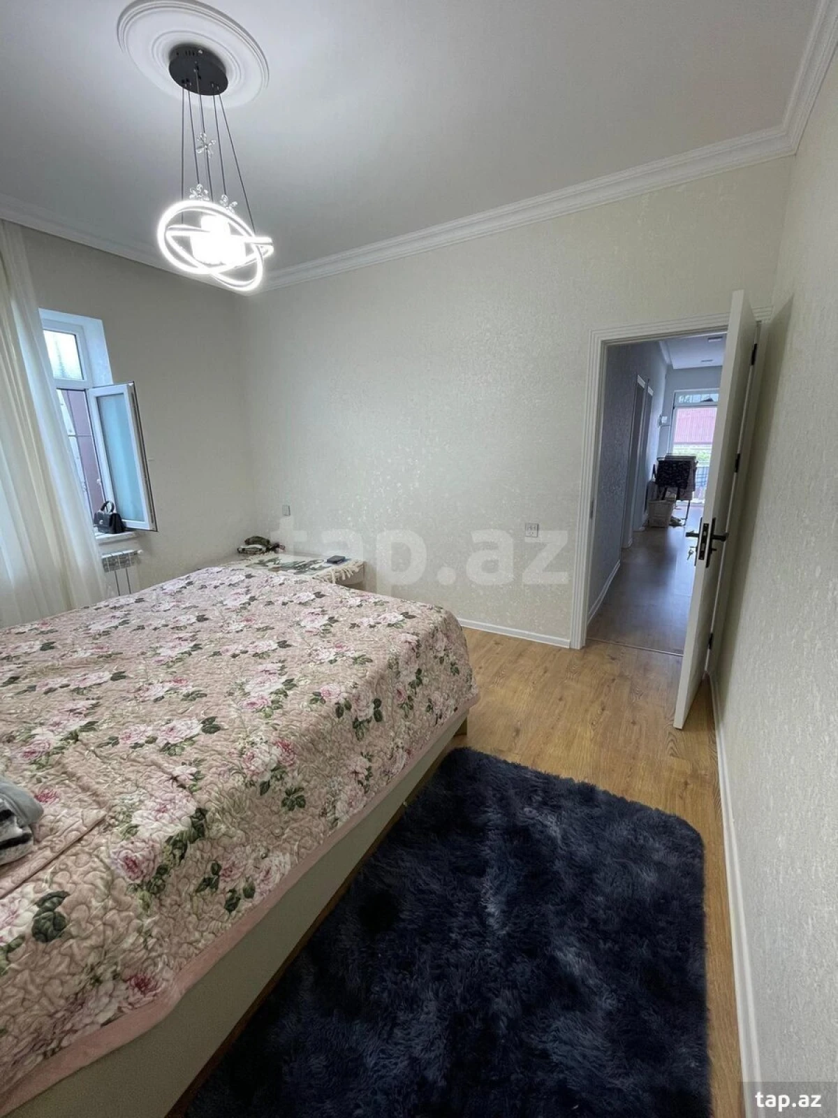 Satılır 8 otaqlı həyət evi