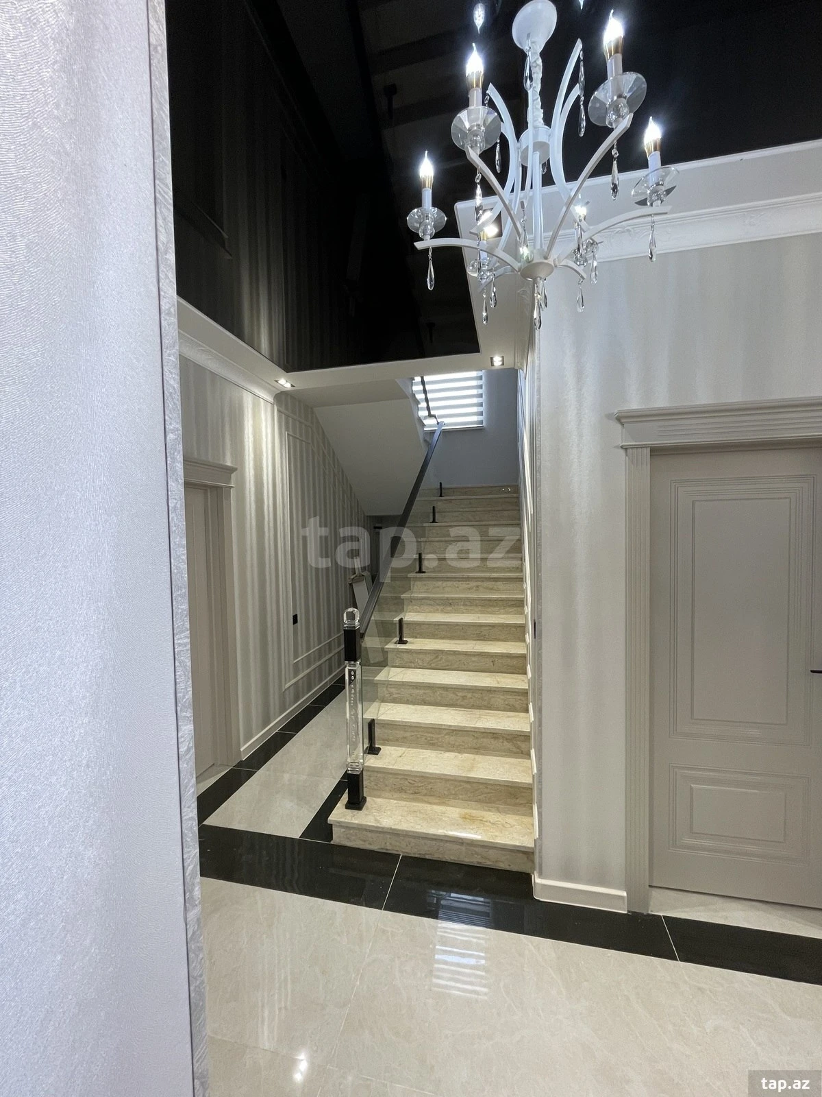 Satılır 5 otaqlı həyət evi