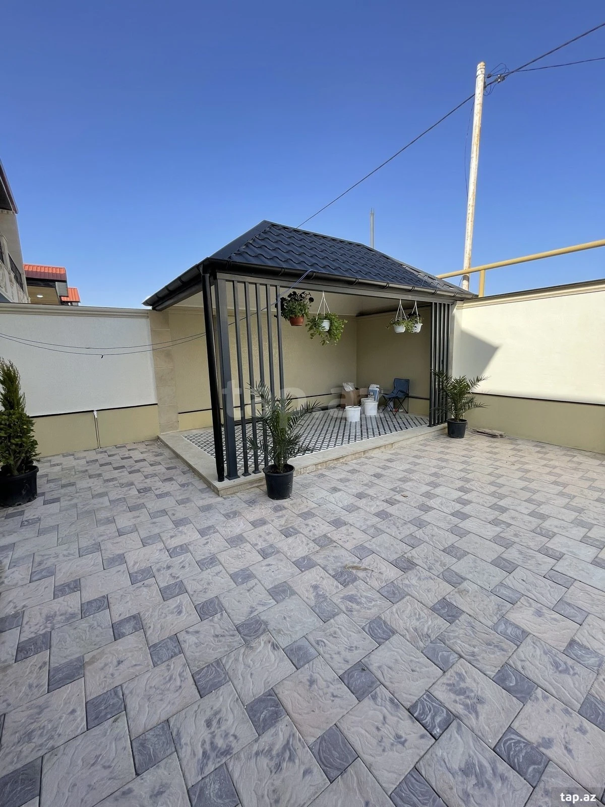 Satılır 5 otaqlı həyət evi