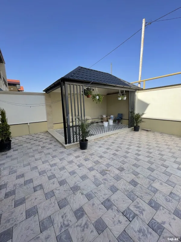 Satılır 5 otaqlı həyət evi
