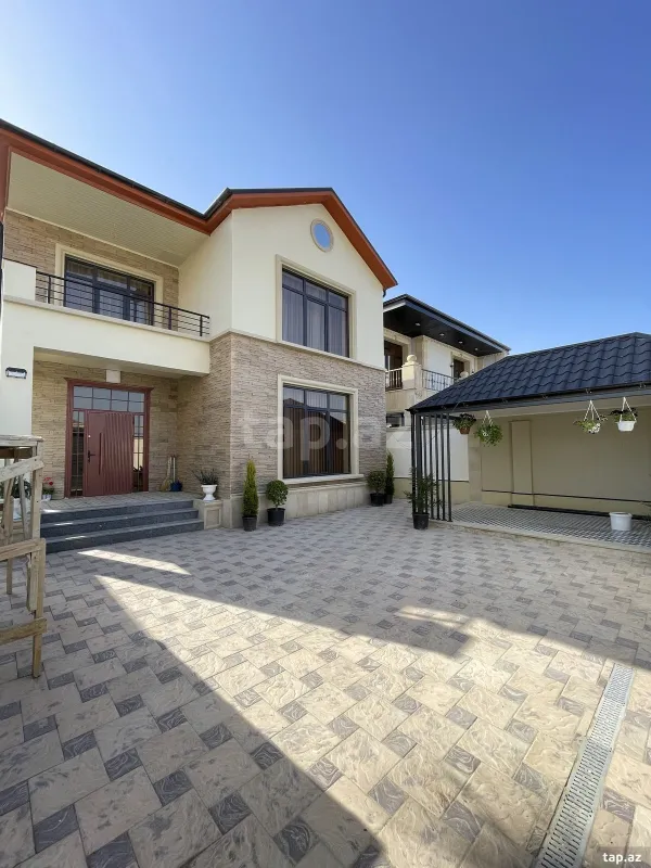 Satılır 5 otaqlı həyət evi