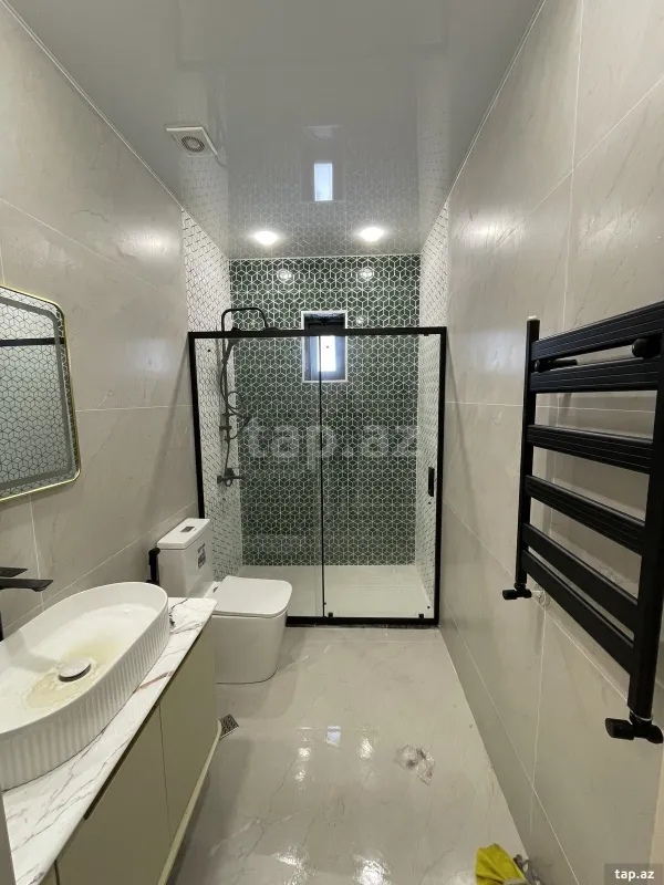 Satılır 5 otaqlı həyət evi