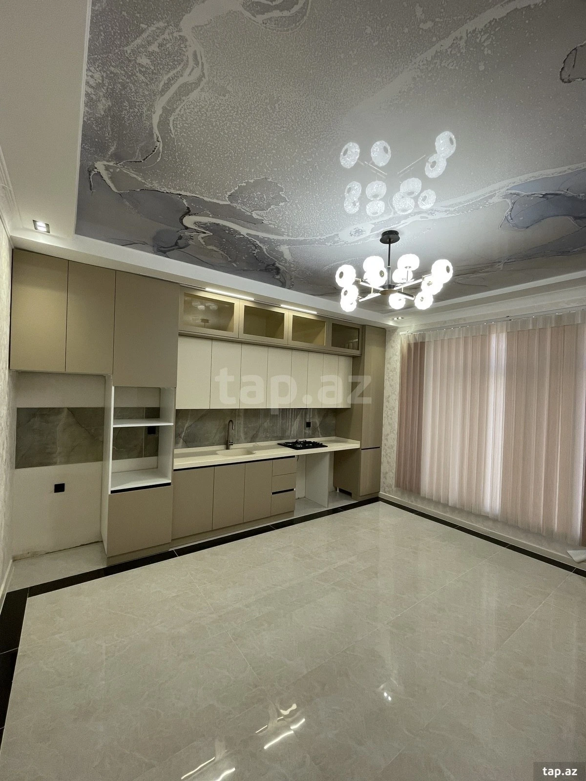 Satılır 5 otaqlı həyət evi