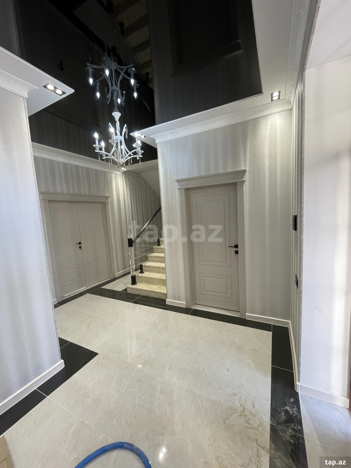 Satılır 5 otaqlı həyət evi