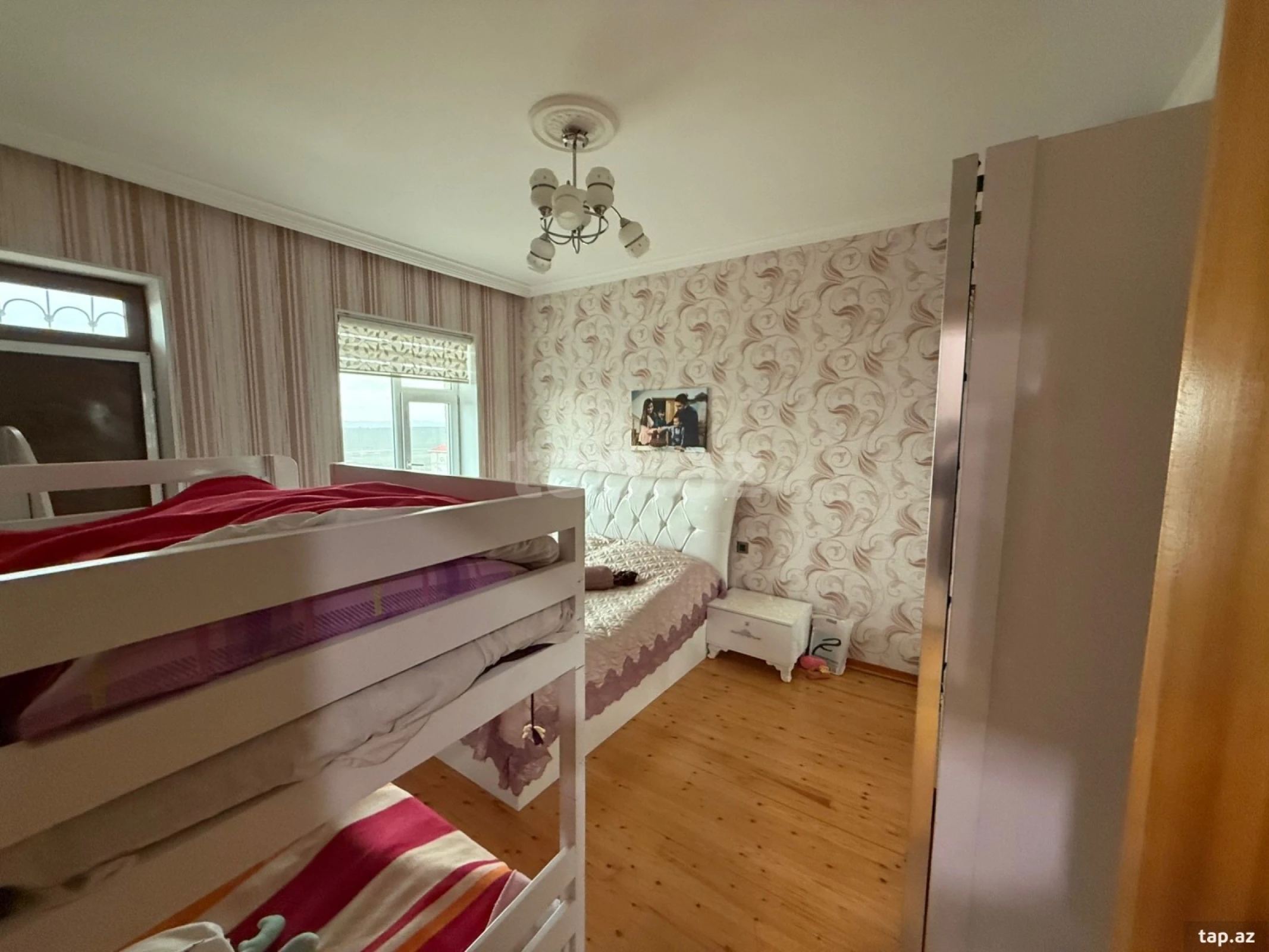 Satılır 6 otaqlı həyət evi